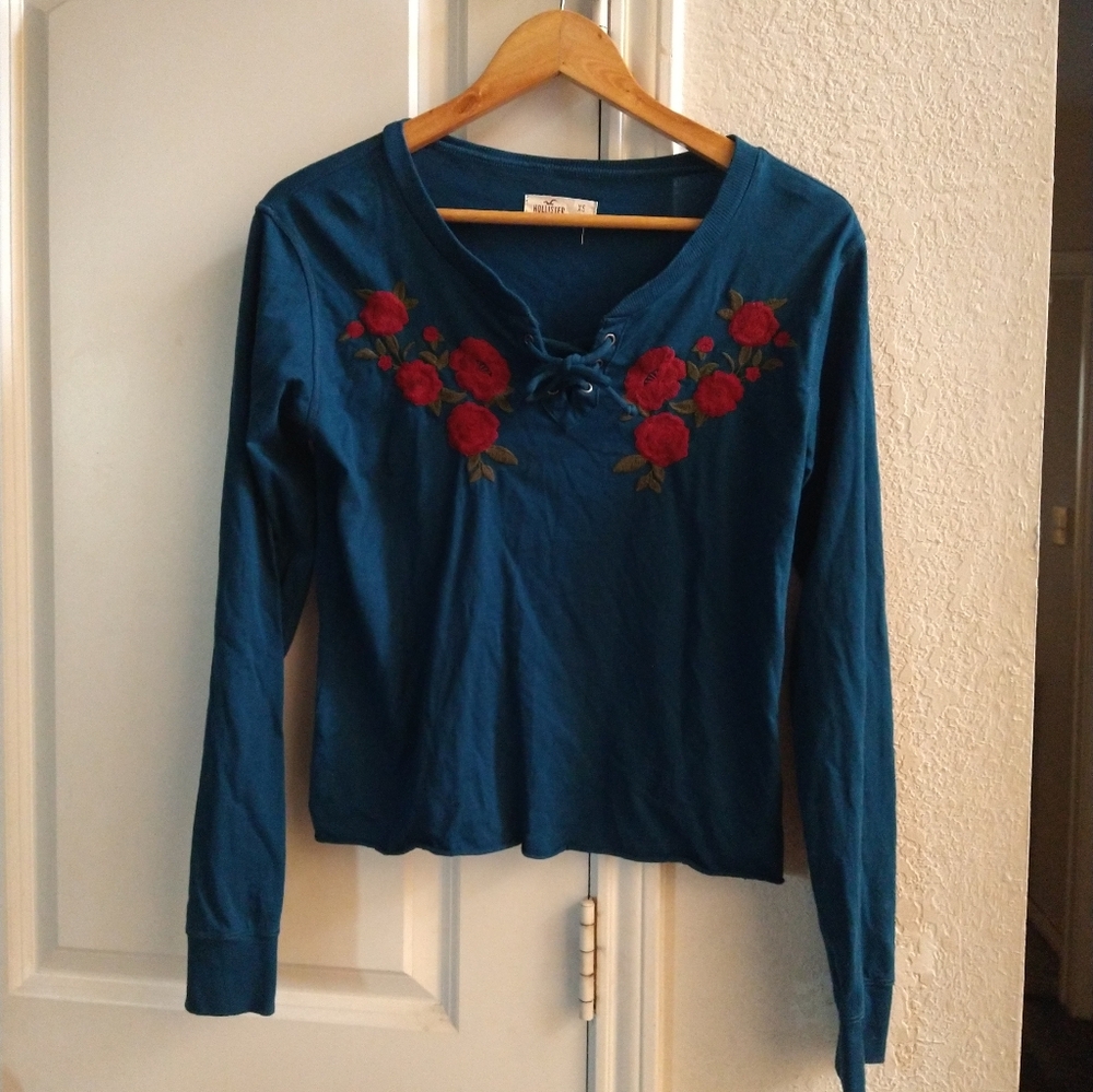 Hollister Embroidered Long Sleeve Crop Top